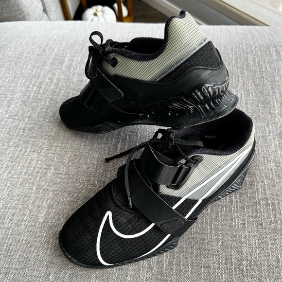 NIKE ROMELOS 4 WeighLifting ATHLETIC SHOES - Picture 10 of 11
